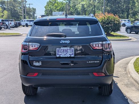 Used 2025 Jeep Compass Limited AWD/4WD image 6