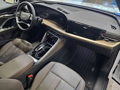 New 2025 Audi Q5 Premium Plus image 11