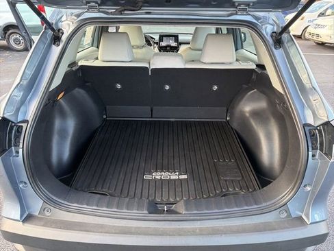 Used 2022 Toyota Corolla Cross L image 28