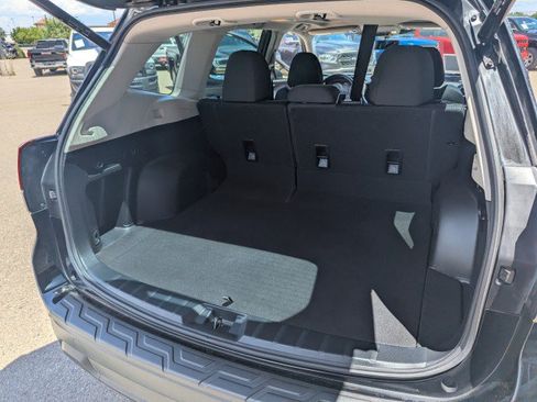 Used 2023 Subaru Forester Premium AWD/4WD image 30