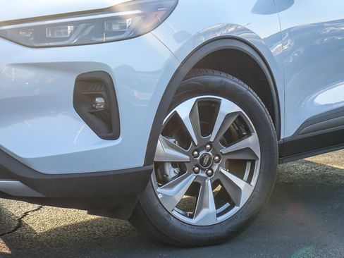 Certified 2025 Ford Escape Platinum AWD/4WD image 2