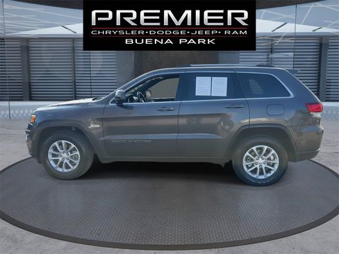 Used 2021 Jeep Grand Cherokee Laredo image 5