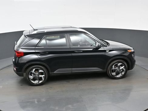Certified 2025 Hyundai Venue SEL image 38
