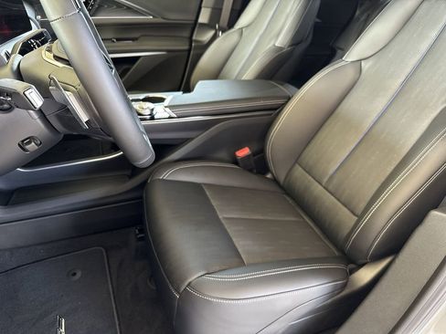 New 2026 Cadillac Lyriq V image 14