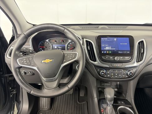 Used 2022 Chevrolet Equinox Premier AWD/4WD image 3