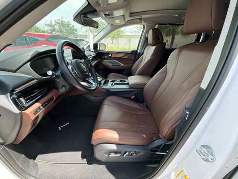 Certified 2025 Acura MDX FWD w/ Technology Package image 3