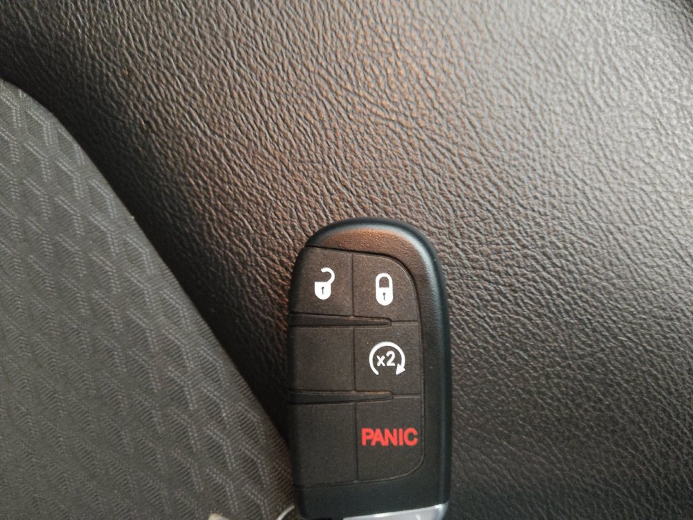 Used 2022 Jeep Compass Latitude w/ Sun and Sound Group AWD/4WD image 32