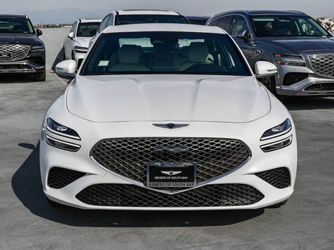 Used 2025 Genesis G70 2.5T image 2