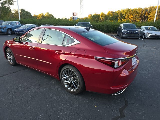 Used 2025 Lexus ES 350 Ultra Luxury FWD image 7