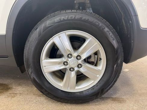 Used 2018 Chevrolet Trax LT w/ LT Convenience Package image 28