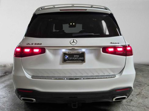 Used 2024 Mercedes-Benz GLS 580 4MATIC image 4