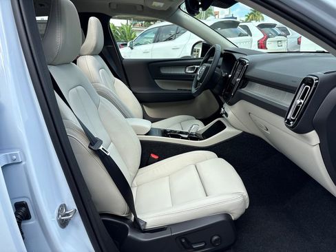 New 2026 Volvo XC40 B5 Plus w/ Protection Package Premier image 15