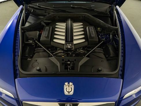 Used 2017 Rolls-Royce Dawn RWD image 32