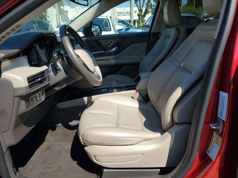 Used 2021 Lincoln Corsair Standard image 13