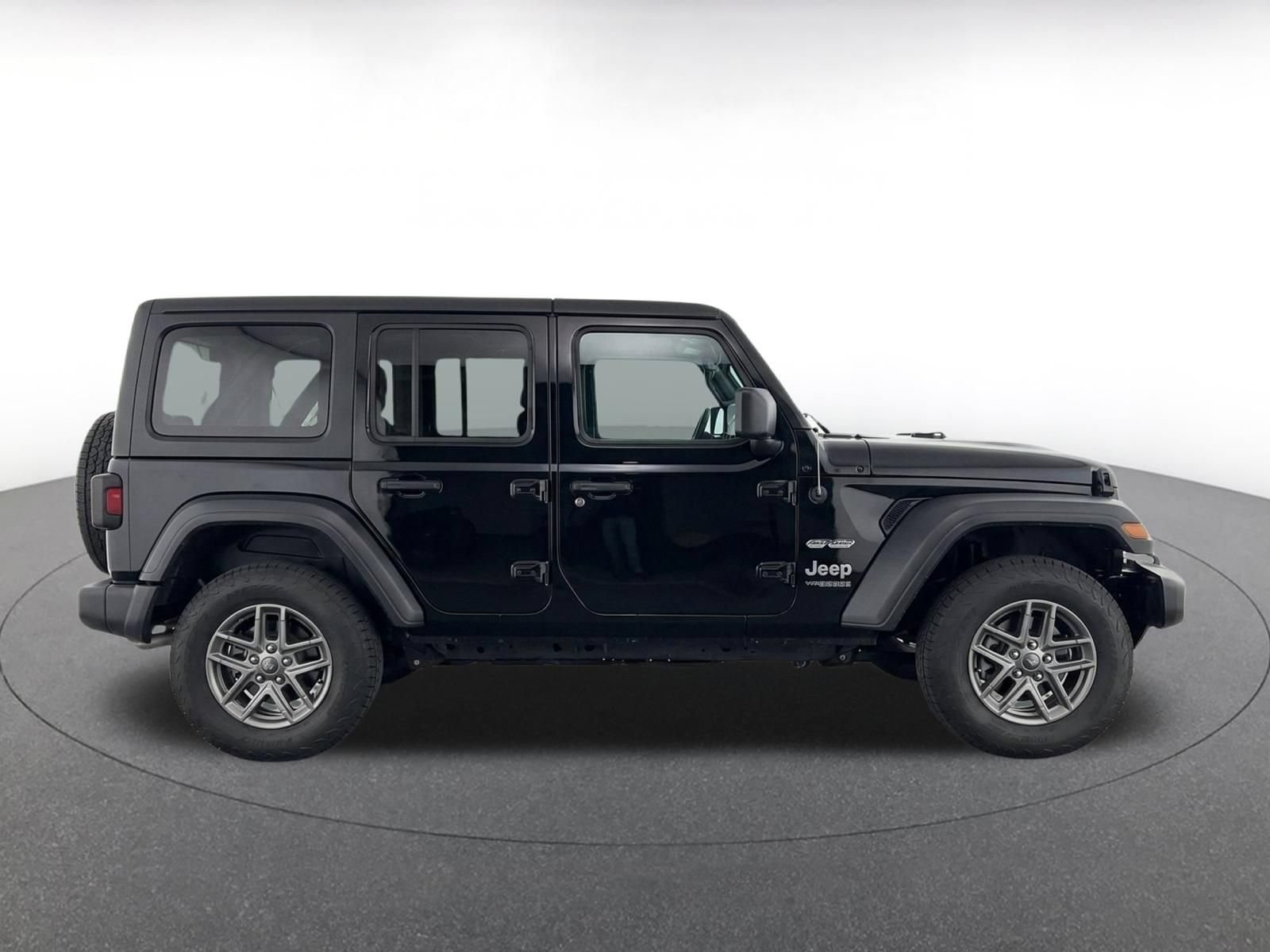 Used 2025 Jeep Wrangler Unlimited Sport AWD/4WD image 9