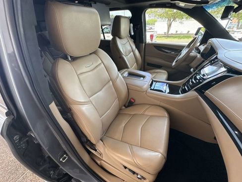 Certified 2019 Cadillac Escalade ESV Platinum AWD/4WD image 29