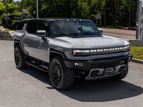 Used 2025 GMC Hummer EV 2X AWD/4WD image 3