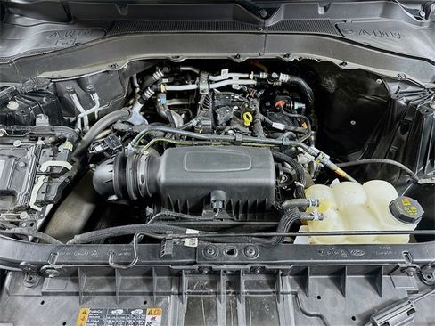 Used 2022 Ford Explorer XLT w/ Equipment Group 202A image 23