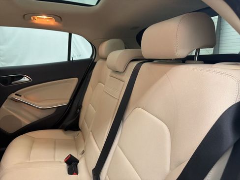 Certified 2015 Mercedes-Benz GLA 250 4MATIC image 19