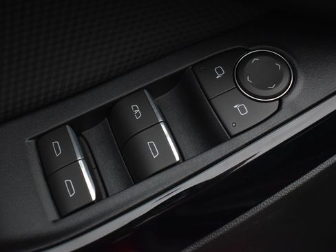 New 2026 Chevrolet Equinox RS w/ LPO, Floor Liner Package image 11