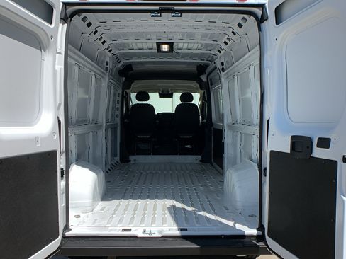 Used 2025 RAM ProMaster 2500 w/ Convenience Group FWD image 19