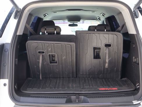 Used 2021 GMC Acadia SLE w/ Driver Convenience Package FWD image 12