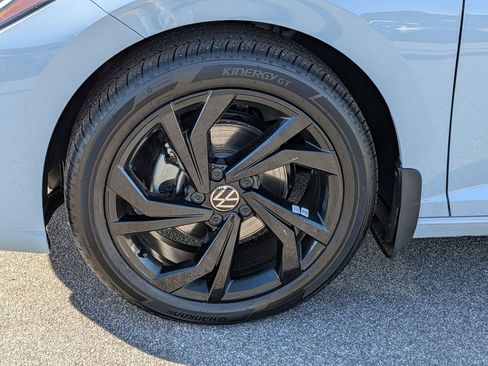 New 2026 Volkswagen Jetta SE image 10