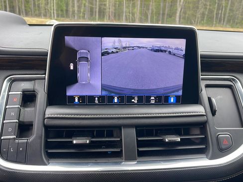 Used 2021 Chevrolet Tahoe Premier w/ Premium Package image 18