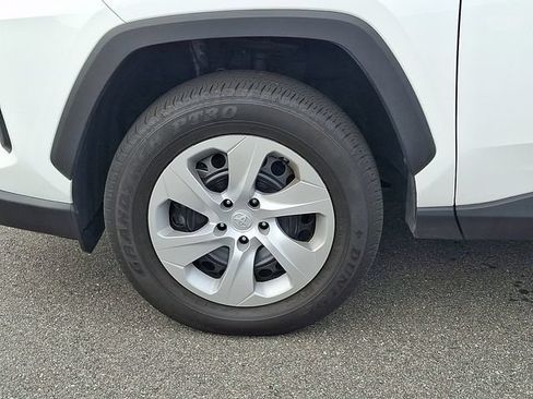 Used 2025 Toyota RAV4 LE FWD image 28