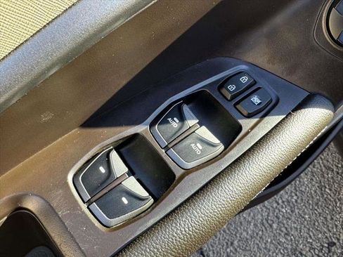 Used 2017 Hyundai Santa Fe Sport image 16