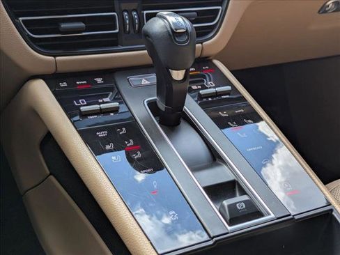 Used 2022 Porsche Macan S AWD/4WD image 14
