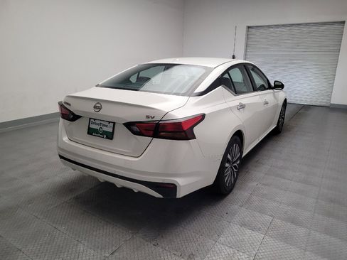 Used 2023 Nissan Altima 2.5 SV FWD image 9