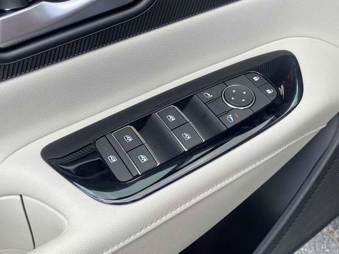 New 2025 Nissan Murano SV image 15