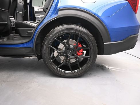 Used 2020 Ford Explorer ST w/ ST Street Pack image 25