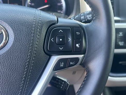 Used 2017 Toyota Highlander Limited AWD/4WD image 20