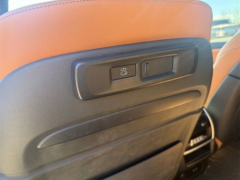 Used 2022 BMW X7 xDrive40i w/ M Sport Package image 11