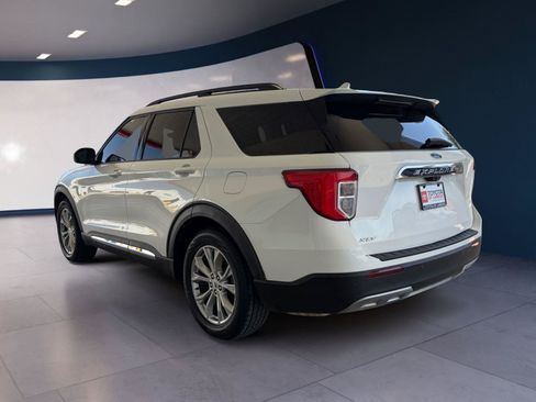 Used 2021 Ford Explorer XLT w/ Equipment Group 202A RWD image 3