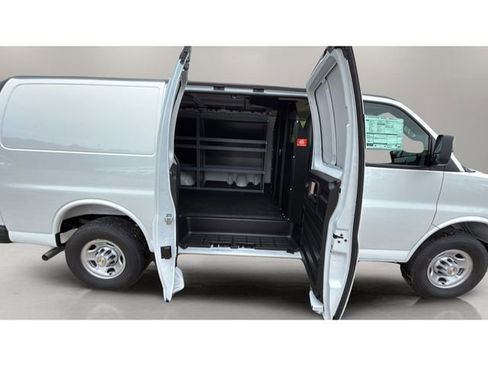New 2025 Chevrolet Express 2500 Work Van w/ Driver Convenience Package image 22
