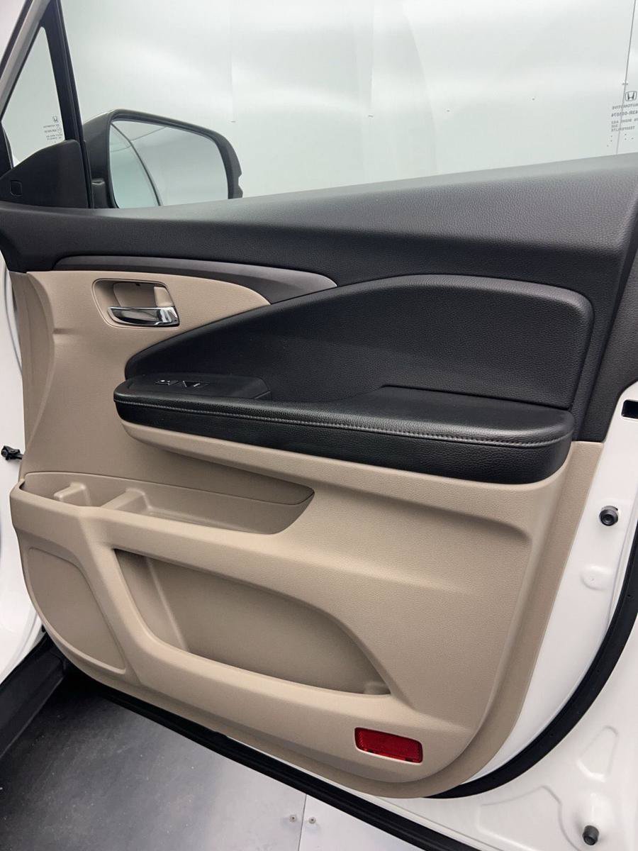 Used 2021 Honda Pilot EX image 42