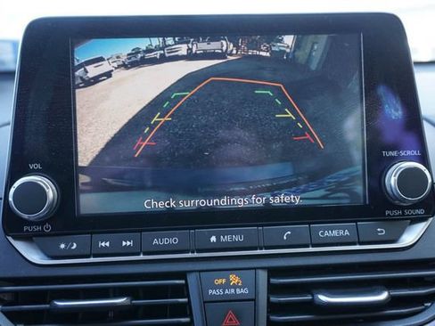Used 2024 Nissan Altima 2.5 SV FWD image 21
