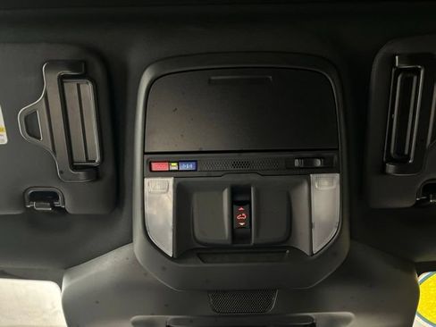 Used 2026 Subaru Forester Premium AWD/4WD image 17