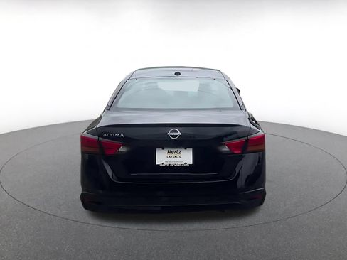 Used 2025 Nissan Altima 2.5 SV FWD image 12