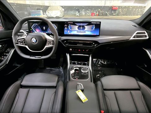 Used 2026 BMW 330i Sedan w/ Convenience Package RWD image 18