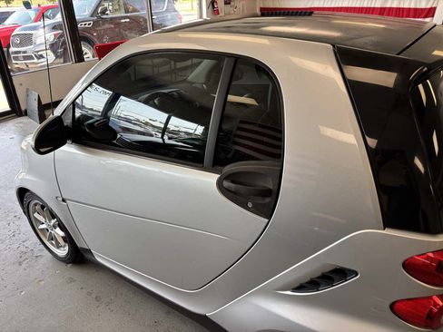 Used 2009 smart fortwo pure RWD image 5