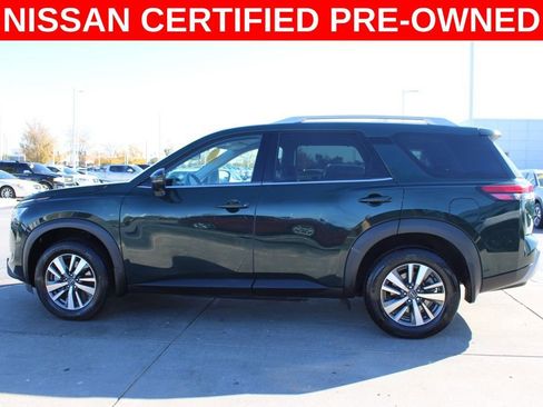 Used 2024 Nissan Pathfinder SL w/ Lighting Package (N92) image 4