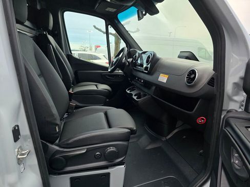 New 2025 Mercedes-Benz Sprinter 2500 image 19