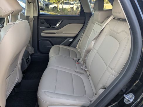 Certified 2024 Lincoln Corsair FWD w/ Equipment Group 101A image 17