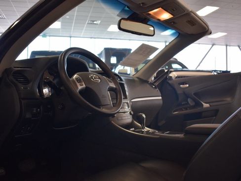 Used 2013 Lexus IS 350C Base 2dr Convertible w/ Luxury Pkg image 50