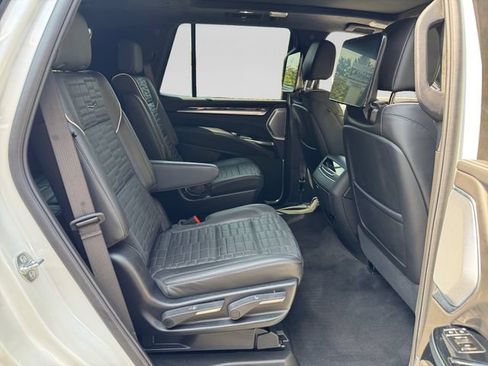 Used 2025 Cadillac Escalade Sport Platinum w/ LPO, Floor Liner Package AWD/4WD image 17
