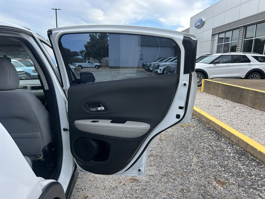 Used 2022 Honda HR-V LX image 16